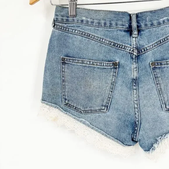 Free People Lace Crochet Trim Cut-Off Distressed Boho Denim Shorts Size 25 - Picture 5 of 10